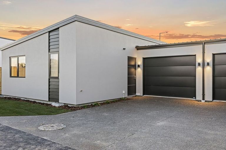 Photo of property in 28 Eccles Place, Halswell, 8025