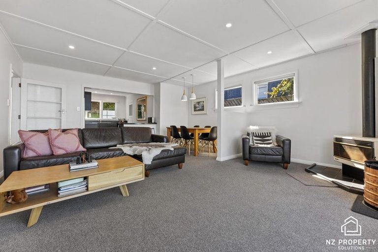 Photo of property in 24 Seaview Terrace, Kew, Dunedin, 9012