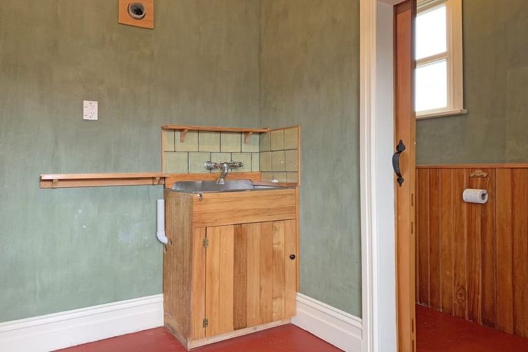 Photo of property in 240 Clyde Street, Balclutha, 9230