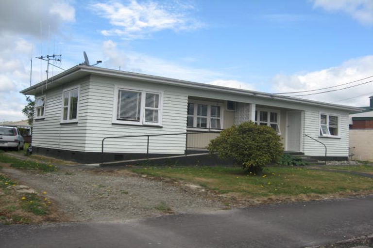 Photo of property in 11 Tararua Street, Pahiatua, 4910