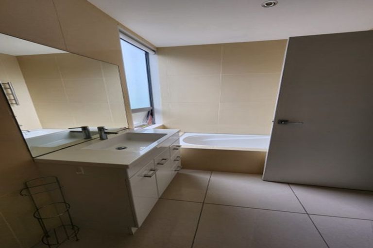 Photo of property in 9 Court Road, Tawa, Wellington, 5028