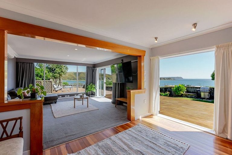 Photo of property in 11 Acheron Road, Paremata, Porirua, 5026