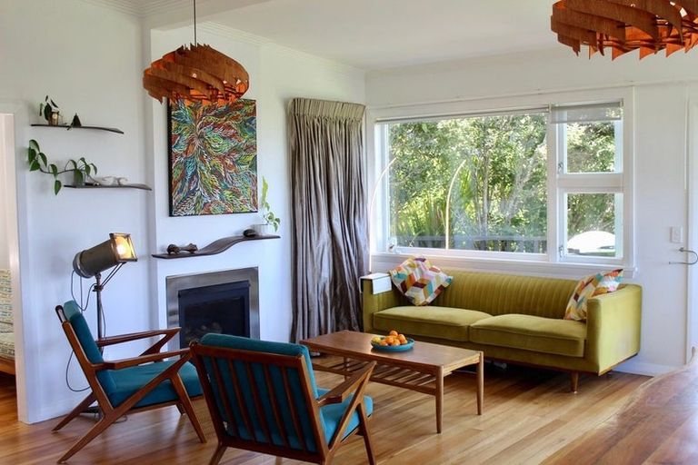 Photo of property in 47 Harbour View Road, Northland, Wellington, 6012