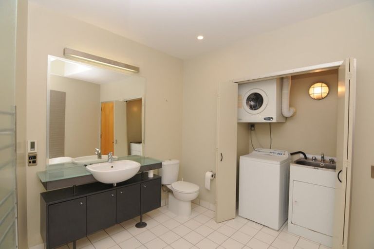 Photo of property in Dominion Apartments, 28/80 Victoria Street, Wellington Central, Wellington, 6011