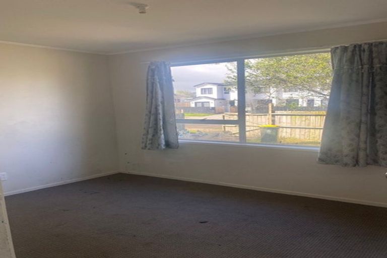 Photo of property in 2 Adel Place, Weymouth, Auckland, 2103