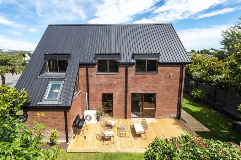 Photo of property in 21 Fovant Street, Russley, Christchurch, 8042