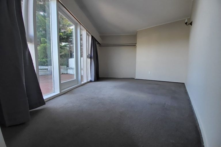 Photo of property in 9 Rangitane Street, Maupuia, Wellington, 6022