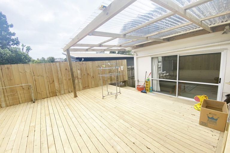 Photo of property in 28 Tamahere Drive, Glenfield, Auckland, 0629