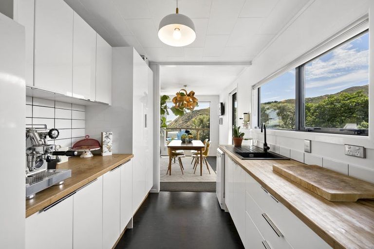 Photo of property in 11 Frobisher Street, Island Bay, Wellington, 6023