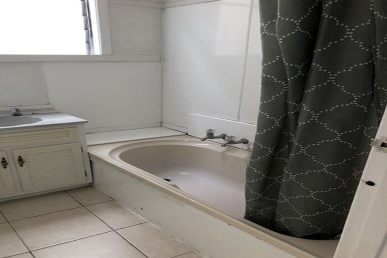 Photo of property in 68-70 Pirie Street, Mount Victoria, Wellington, 6011