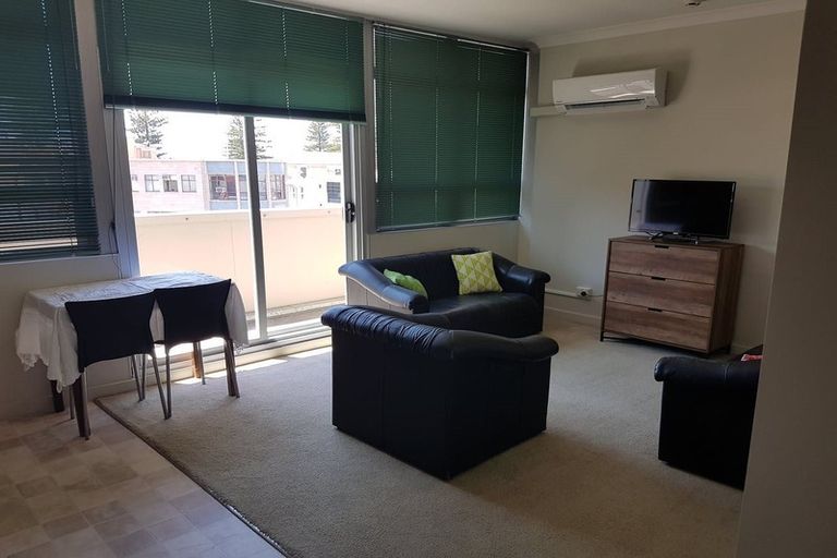 Photo of property in Mclean Towers, 2f/3 Shakespeare Road, Napier South, Napier, 4110
