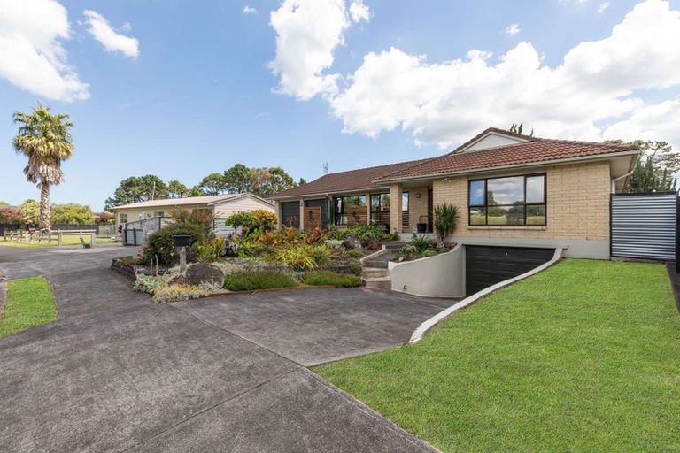 Photo of property in 12 Harbour Crest Drive, Waiuku, 2123