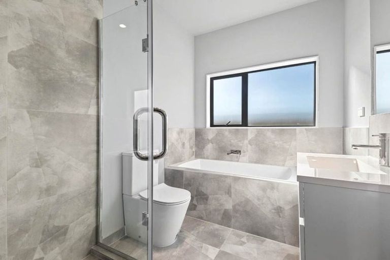 Photo of property in 111 Mutetai Road, Clarks Beach, 2122