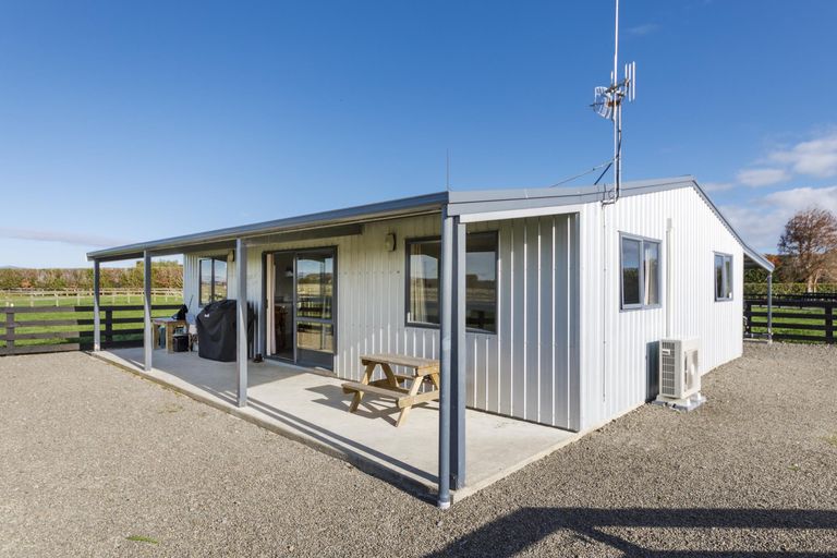 Photo of property in 33 Silkwood Place, Fitzherbert, Palmerston North, 4410