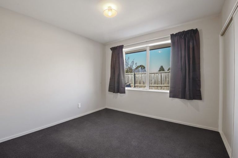 Photo of property in 144d High Street, Oxford, 7430