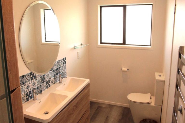 Photo of property in 1/754 Whangaparaoa Road, Manly, Whangaparaoa, 0930