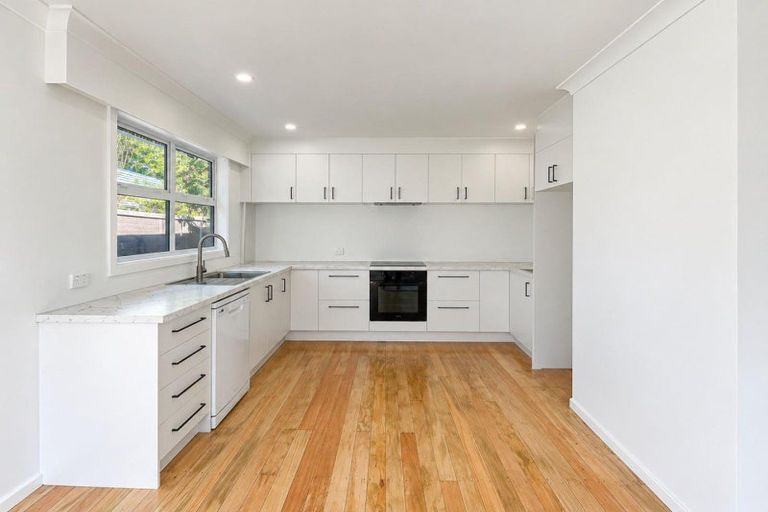 Photo of property in 86 Carrington Street, Lower Vogeltown, New Plymouth, 4310