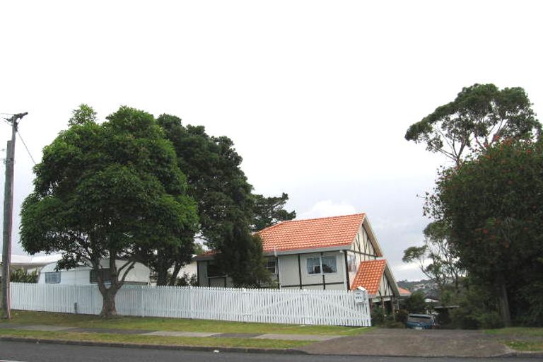 Photo of property in 1/28 Deep Creek Road, Torbay, Auckland, 0630