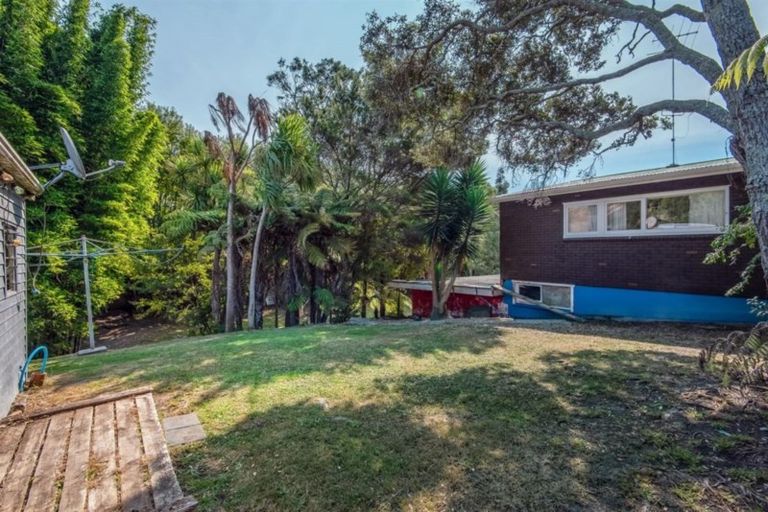 Photo of property in 115 Beach Haven Road, Beach Haven, Auckland, 0626