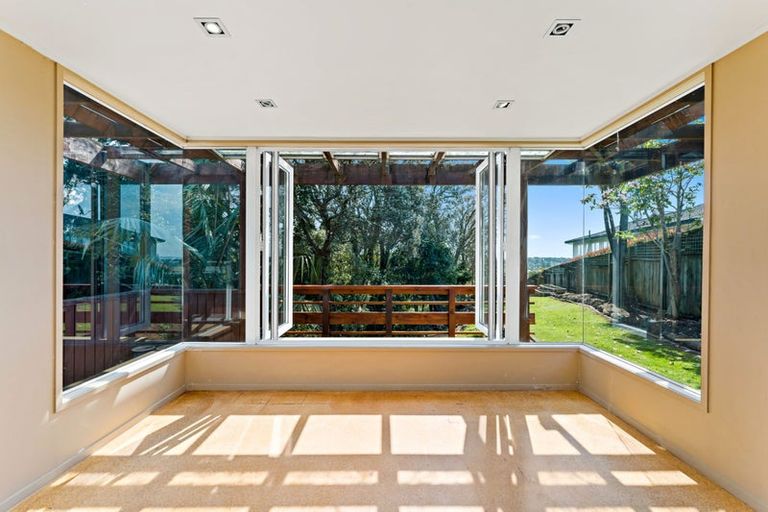 Photo of property in 603 East Coast Road, Browns Bay, Auckland, 0632