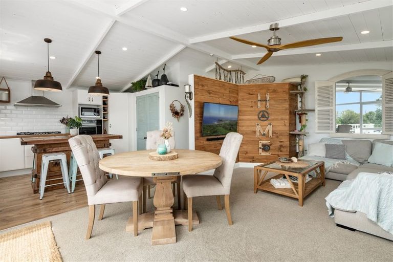 Photo of property in 41 Simpson Road, Papamoa Beach, Papamoa, 3118