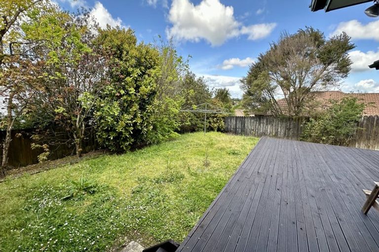Photo of property in 21 Lucienne Drive, Ranui, Auckland, 0612