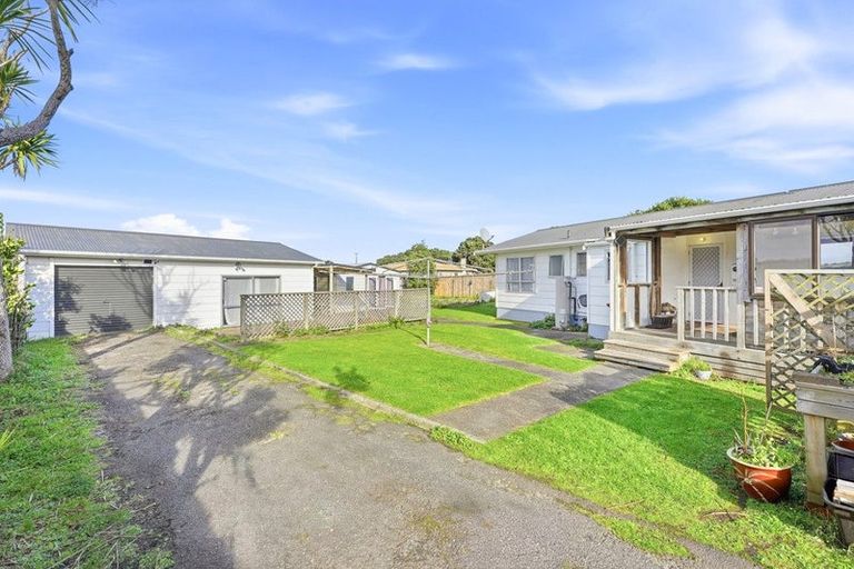 Photo of property in 34 Carson Street, Castlecliff, Whanganui, 4501