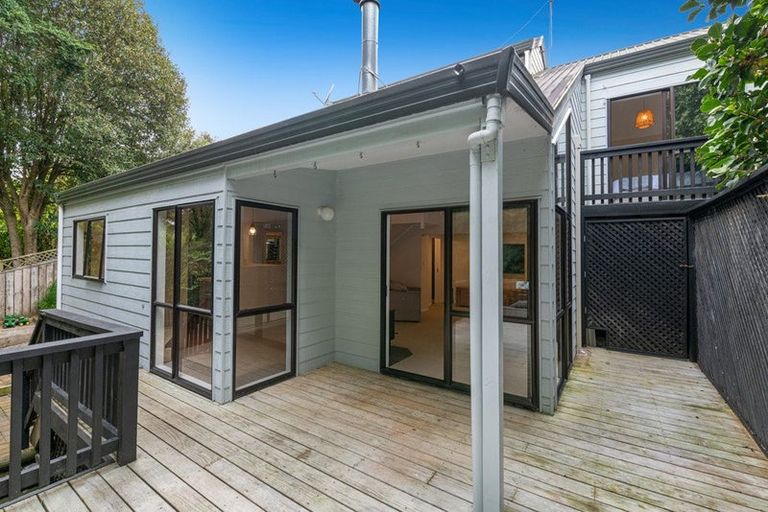 Photo of property in 7 Emery Grove, Bayview, Auckland, 0629