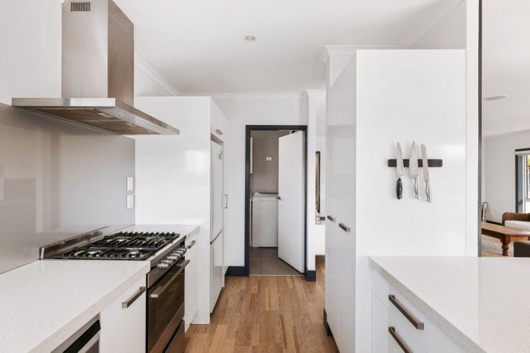 Photo of property in 2/203 Oceanbeach Road, Mount Maunganui, 3116