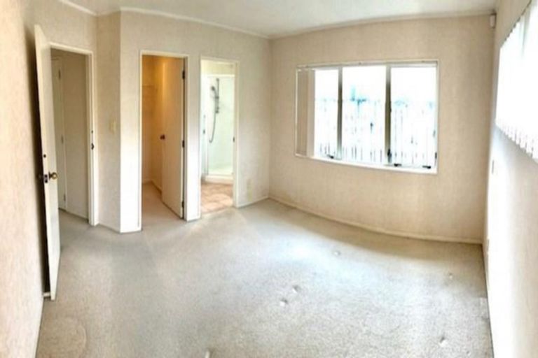 Photo of property in 2/15 Tolben Place, Golflands, Auckland, 2013