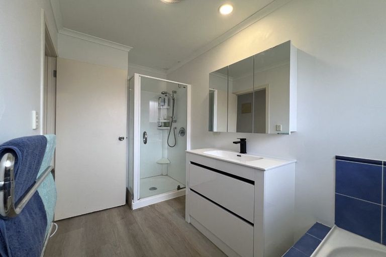 Photo of property in 38 Matija Place, Red Beach, 0932