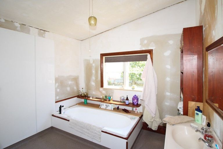 Photo of property in 51 Pembroke Street, Carterton, 5713