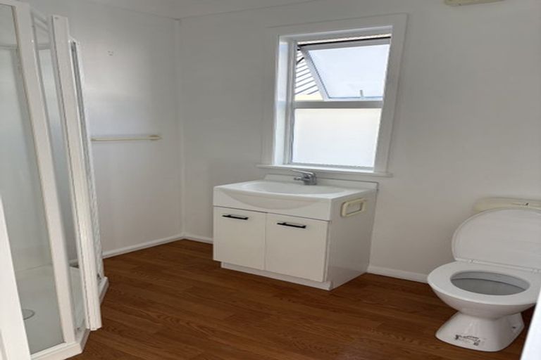 Photo of property in 41 Saint Ronans Avenue, Waterloo, Lower Hutt, 5011