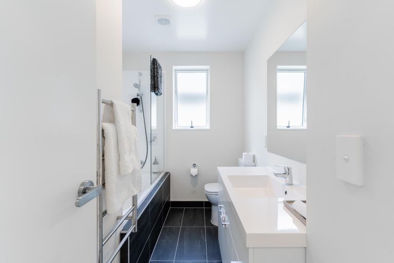 Photo of property in 5 Stitchbird Crescent, Papakura, 2110