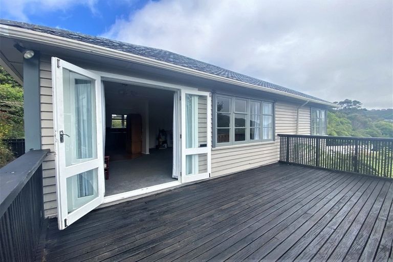 Photo of property in 3 Montgomery Avenue, Karori, Wellington, 6012