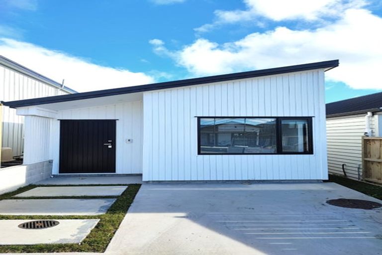 Photo of property in 21 Biokovo Street, Massey, Auckland, 0614