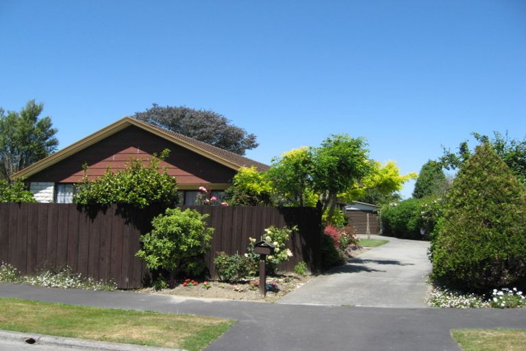 Photo of property in 54 Bellingham Place, Avonhead, Christchurch, 8042