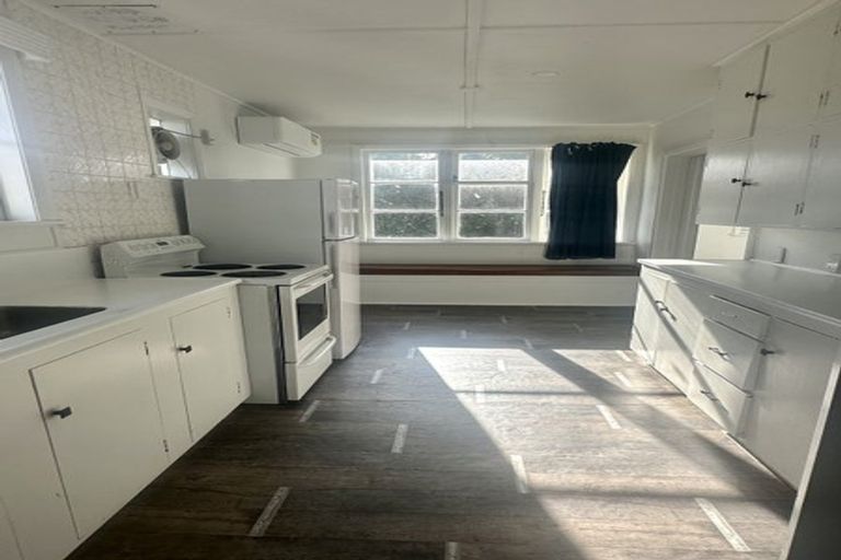 Photo of property in 8 Stephen Street, Johnsonville, Wellington, 6037