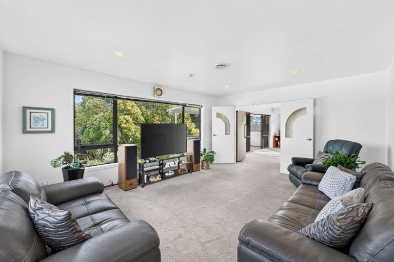 Photo of property in 2/51 Merani Street, Belmont, Auckland, 0622