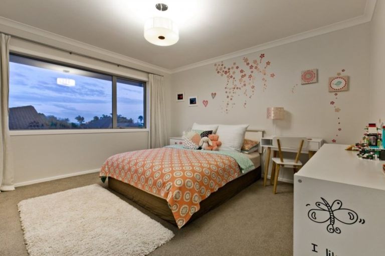 Photo of property in 1/2 Ocean View Road, Milford, Auckland, 0620