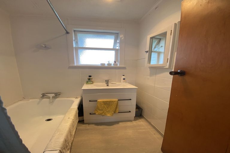 Photo of property in 34 Matipo Street, Castlecliff, Whanganui, 4501