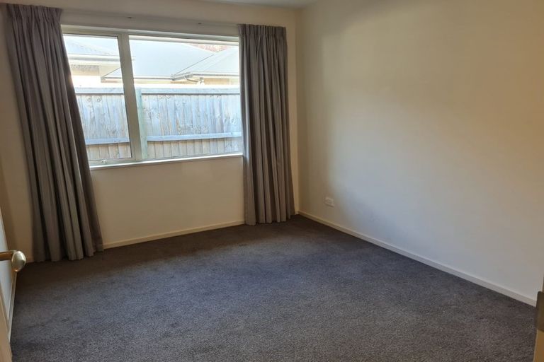 Photo of property in 8 Rollin Street, Heathcote Valley, Christchurch, 8022