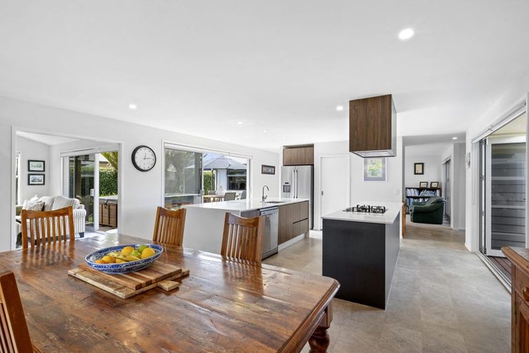 Photo of property in 8 Wentworth Lane, Waiwhakaiho, New Plymouth, 4312