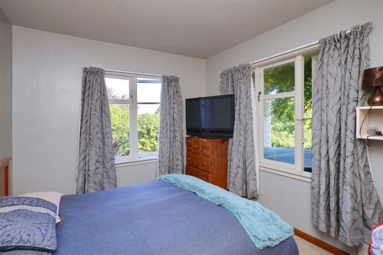 Photo of property in 2 Reeves Street, Cheviot, 7310