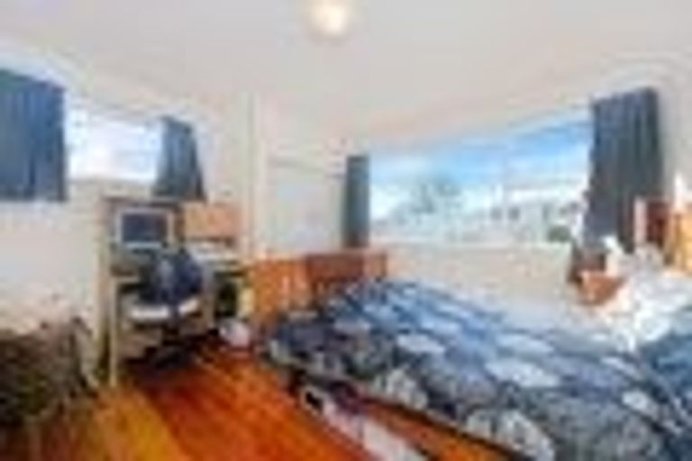 Photo of property in 41 Thornlow Street, Glendene, Auckland, 0602