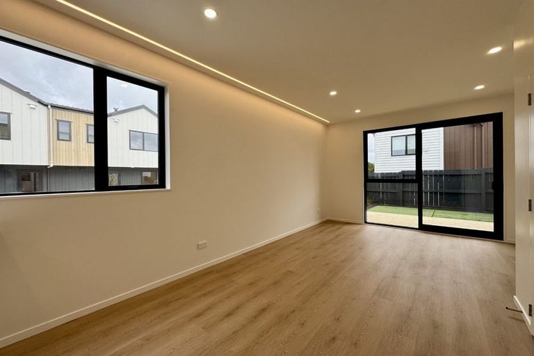 Photo of property in 3/131 Lancaster Road, Beach Haven, Auckland, 0626