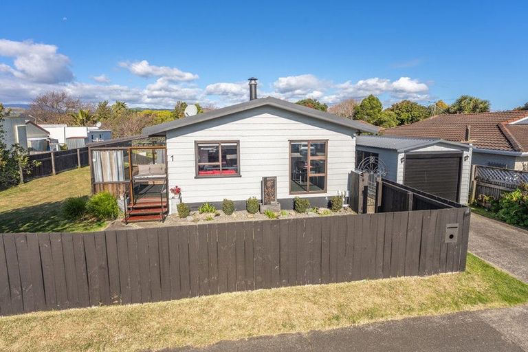 Photo of property in 14 Hurley Road, Paraparaumu Beach, Paraparaumu, 5032