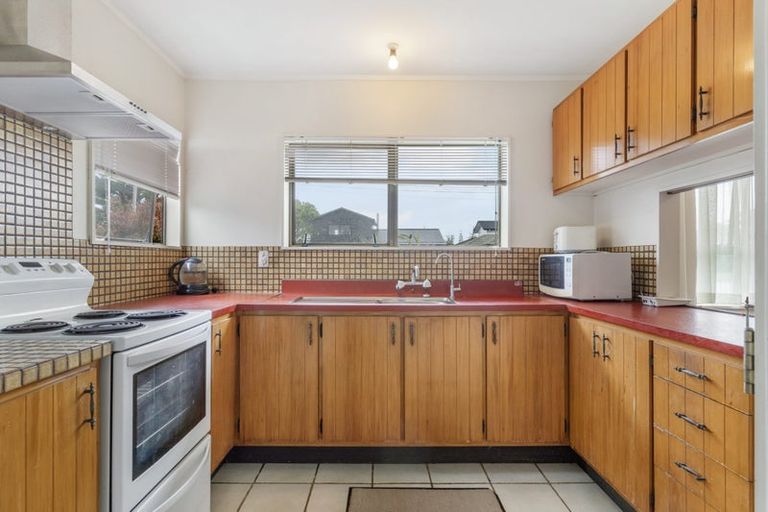 Photo of property in 2/3 Centreway Road, Orewa, 0931