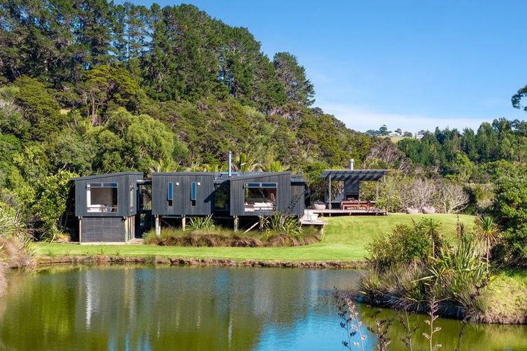 Photo of property in 851b Takatu Road, Tawharanui Peninsula, Matakana, 0986