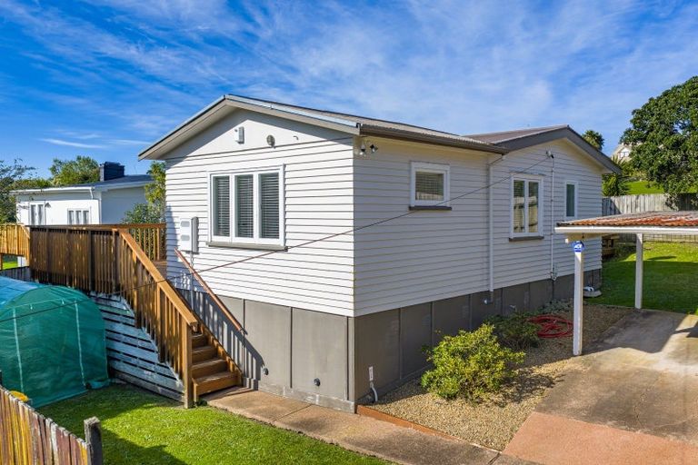 Photo of property in 1/31 Lavelle Road, Henderson, Auckland, 0612